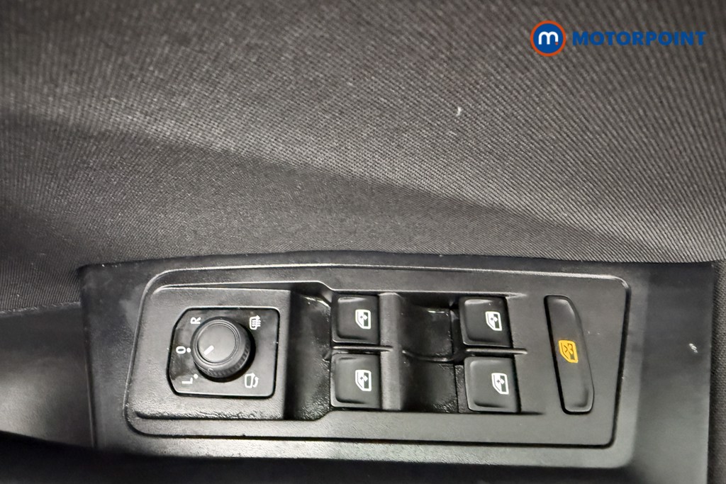 Volkswagen T-Roc Life Manual Petrol SUV - Stock Number (1609198) - 18th supplementary image
