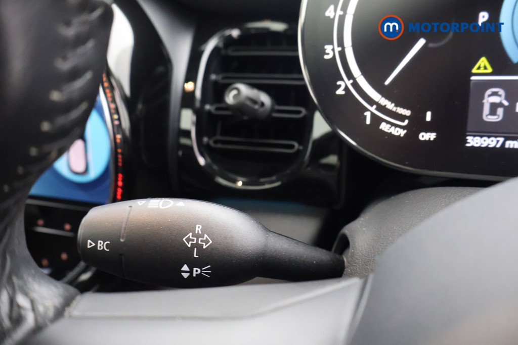 Mini Hatchback Cooper Classic Automatic Petrol Hatchback - Stock Number (1609307) - 5th supplementary image