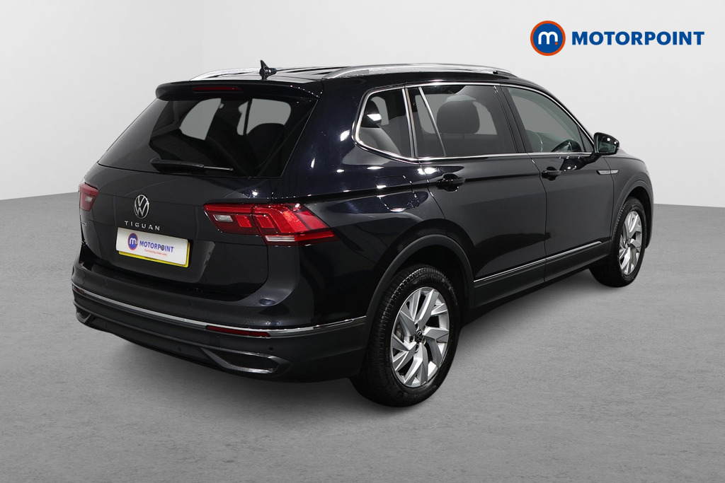 Volkswagen Tiguan Allspace Life Automatic Petrol SUV - Stock Number (1609510) - Drivers side rear corner
