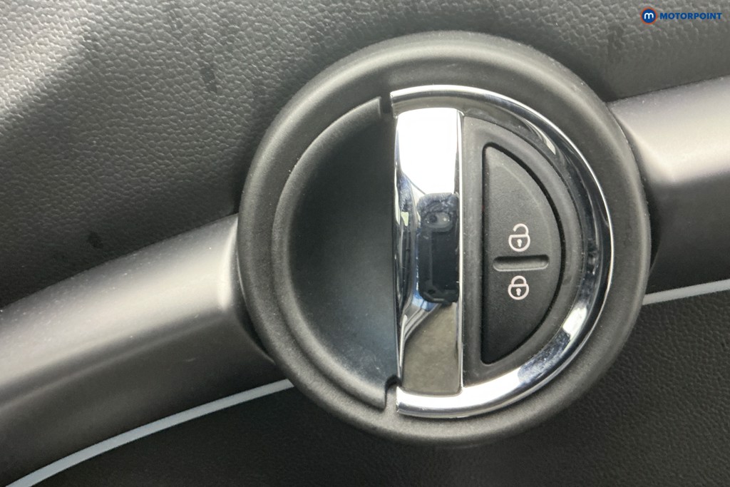 Mini Hatchback Cooper S Exclusive Automatic Petrol Hatchback - Stock Number (1610013) - 25th supplementary image