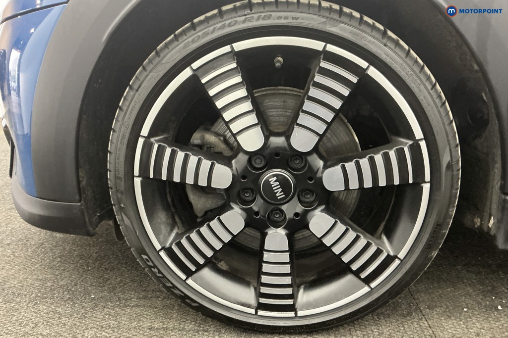 Mini Hatchback Cooper S Exclusive Automatic Petrol Hatchback - Stock Number (1610013) - 32nd supplementary image