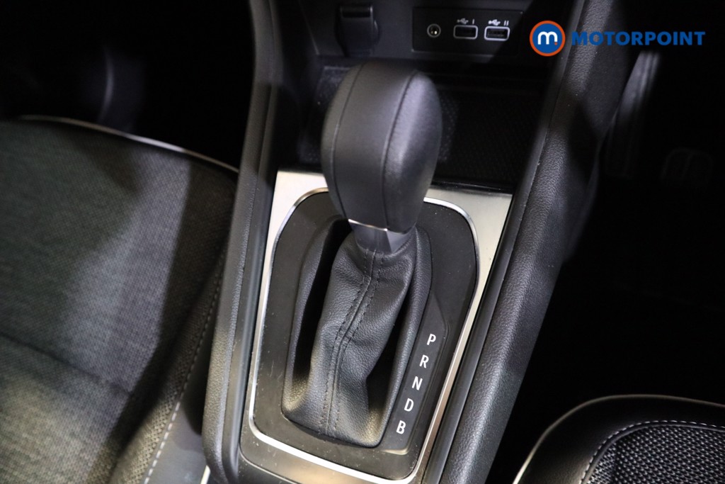 Renault Captur Techno Automatic Petrol-Electric Hybrid SUV - Stock Number (1610219) - 9th supplementary image