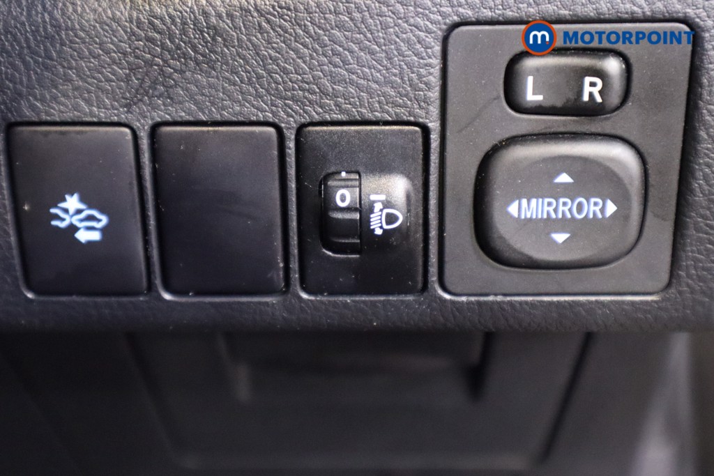 Toyota Auris Icon Tech Automatic Petrol-Electric Hybrid Hatchback - Stock Number (1610318) - 17th supplementary image