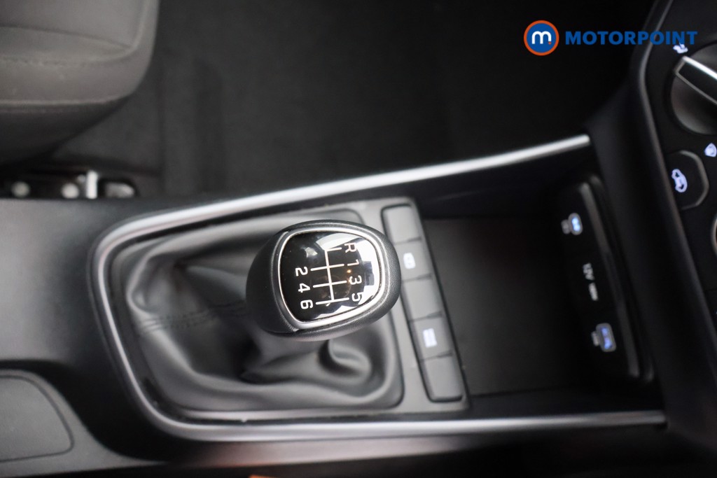 Hyundai I20 Advance Manual Petrol Hatchback - Stock Number (1610673) - 9th supplementary image