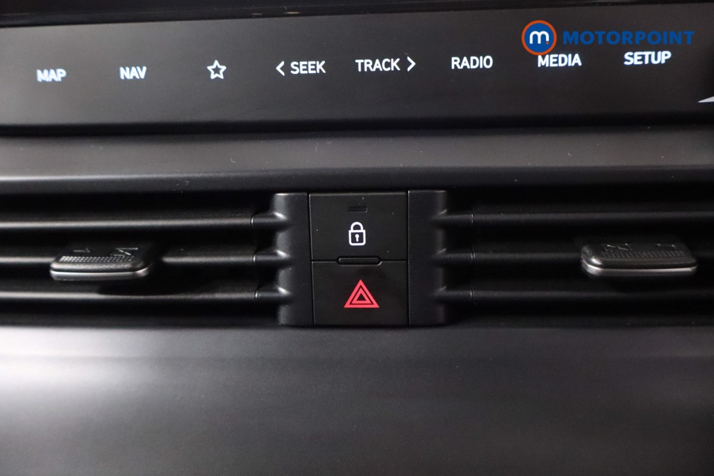 Hyundai I20 Premium Manual Petrol Hatchback - Stock Number (1610678) - 19th supplementary image