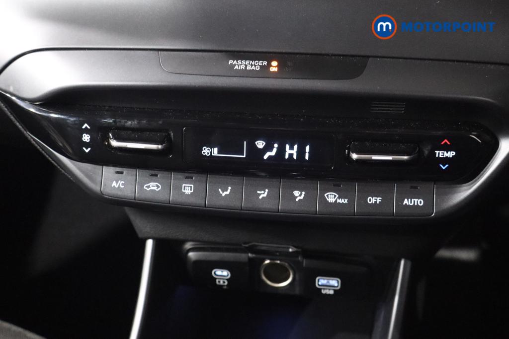 Hyundai I20 Premium Manual Petrol Hatchback - Stock Number (1610718) - 4th supplementary image