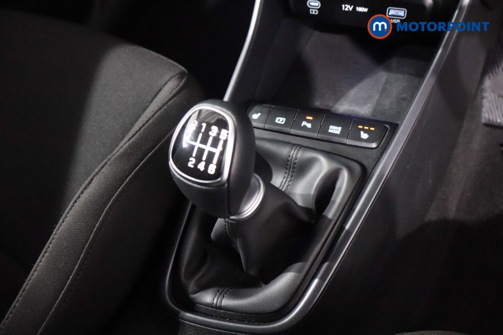 Hyundai I20 Premium Manual Petrol Hatchback - Stock Number (1610737) - 17th supplementary image