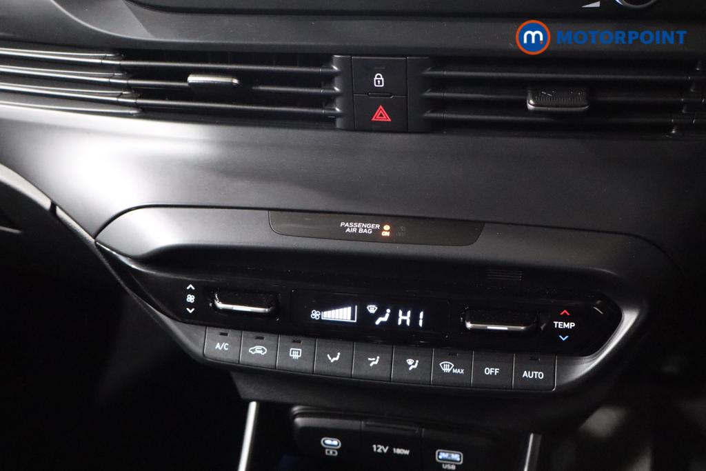 Hyundai I20 Premium Manual Petrol Hatchback - Stock Number (1610741) - 4th supplementary image