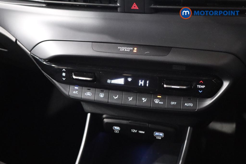 Hyundai I20 Premium Manual Petrol Hatchback - Stock Number (1610760) - 4th supplementary image