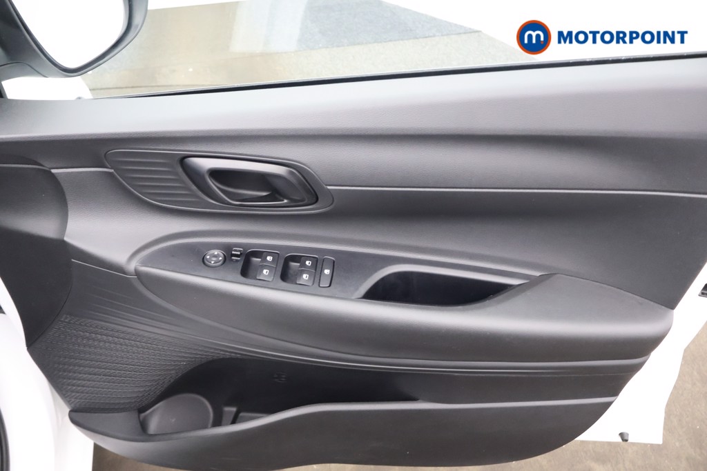 Hyundai I20 Advance Automatic Petrol Hatchback - Stock Number (1610803) - 12th supplementary image