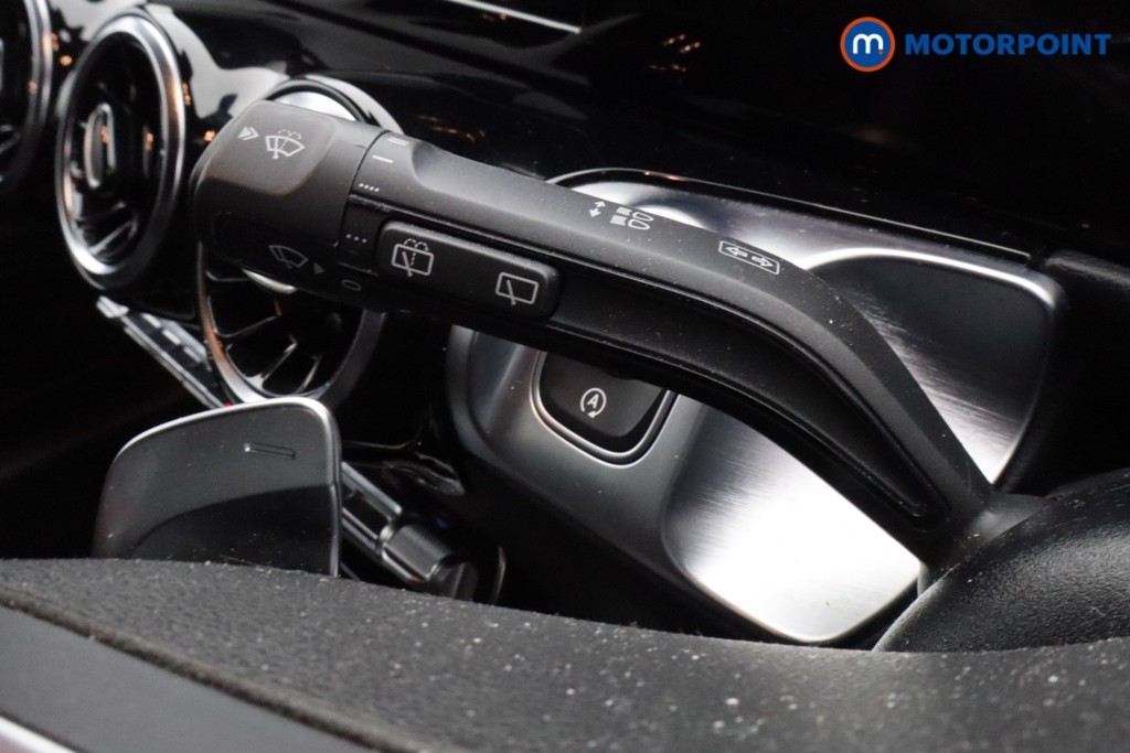 Mercedes-Benz GLB Amg Line Automatic Petrol SUV - Stock Number (1611004) - 15th supplementary image