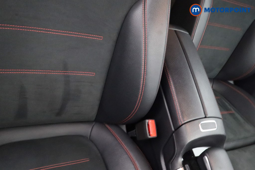 Mercedes-Benz GLB Amg Line Automatic Petrol SUV - Stock Number (1611004) - 17th supplementary image