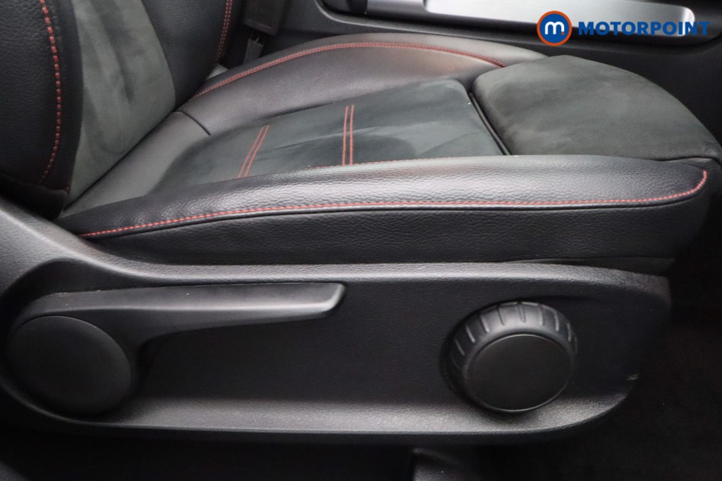 Mercedes-Benz GLB Amg Line Automatic Petrol SUV - Stock Number (1611004) - 21st supplementary image