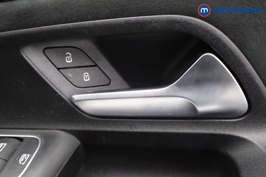 Mercedes-Benz GLB Amg Line Automatic Petrol SUV - Stock Number (1611004) - 24th supplementary image