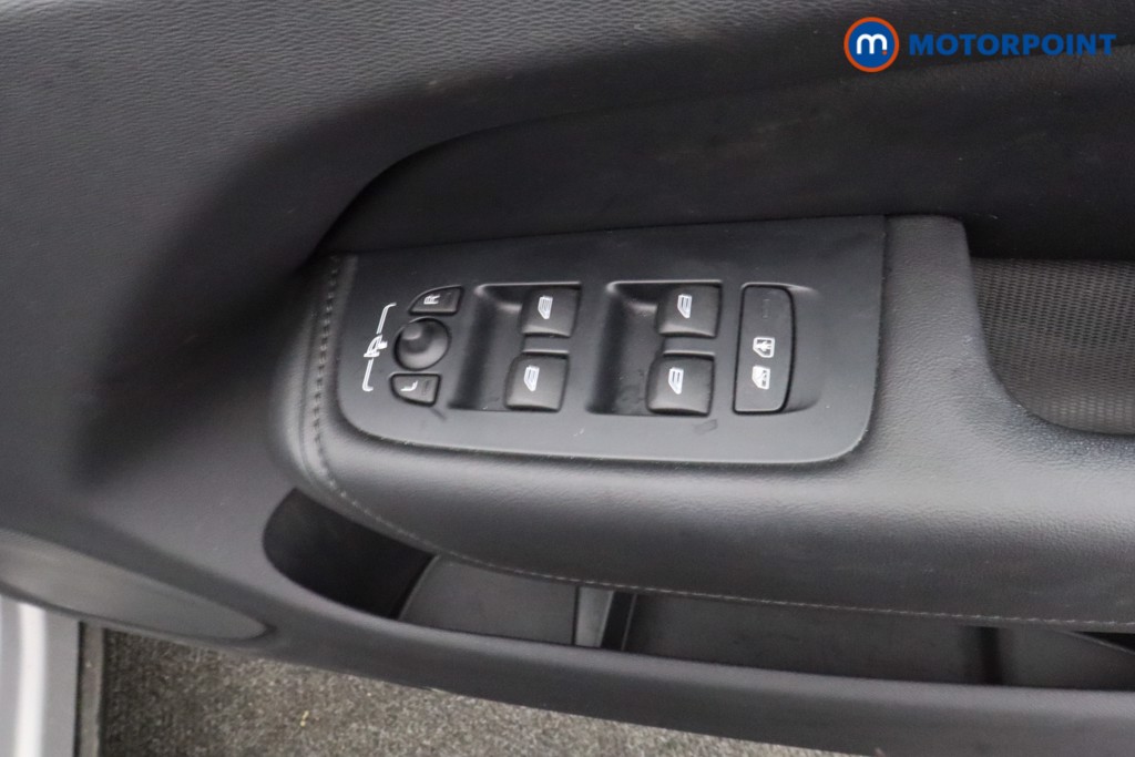 Volvo Xc60 Plus Automatic Petrol SUV - Stock Number (1611716) - 20th supplementary image