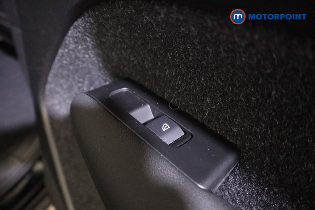 Volvo Xc40 R Design Automatic Petrol Plug-In Hybrid SUV - Stock Number (1612715) - 17th supplementary image