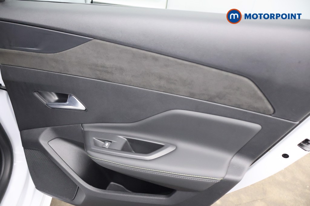 Peugeot 308 GT Automatic Diesel Estate - Stock Number (1613118) - 16th supplementary image