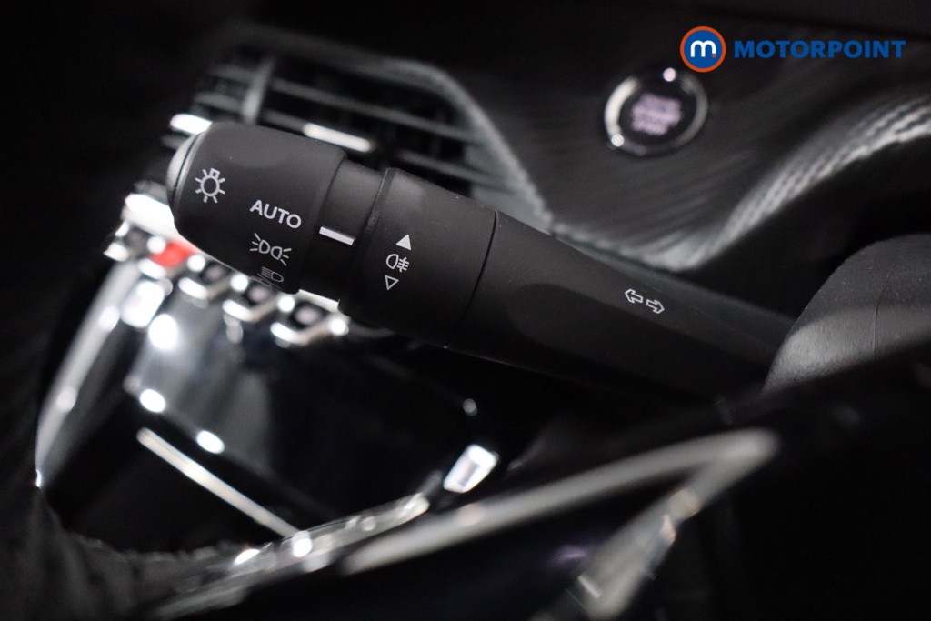 Peugeot 2008 Allure Manual Petrol SUV - Stock Number (1613122) - 14th supplementary image