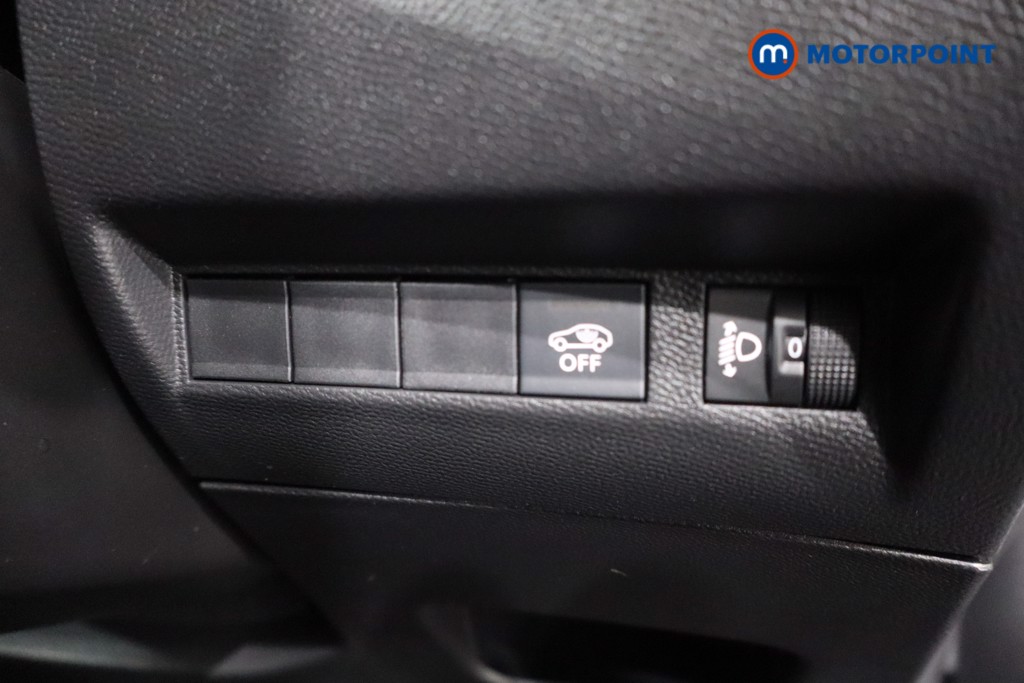 Peugeot 2008 Allure Manual Petrol SUV - Stock Number (1613122) - 17th supplementary image