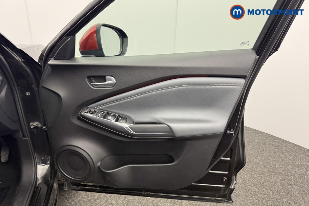 Nissan Juke Tekna Manual Petrol SUV - Stock Number (1597822) - 17th supplementary image