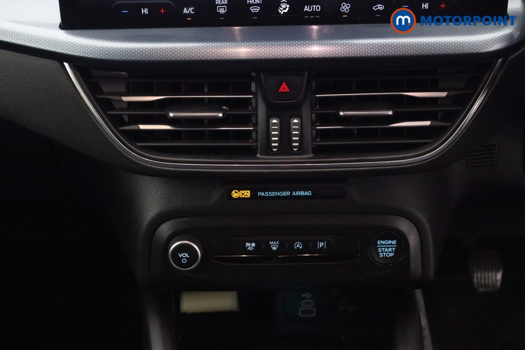 Ford Focus Active Manual Petrol Hatchback - Stock Number (1603063) - 3rd supplementary image