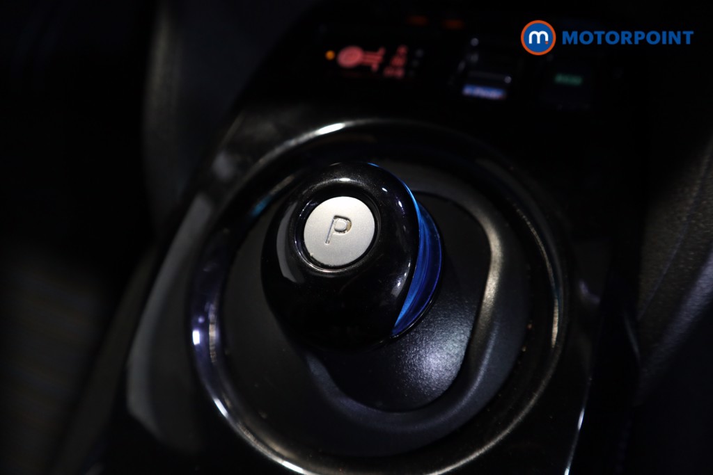 Nissan Leaf N-Connecta Automatic Electric Hatchback - Stock Number (1603627) - 9th supplementary image