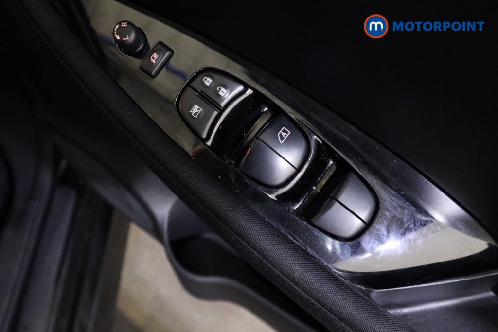 Nissan Leaf N-Connecta Automatic Electric Hatchback - Stock Number (1603627) - 11th supplementary image