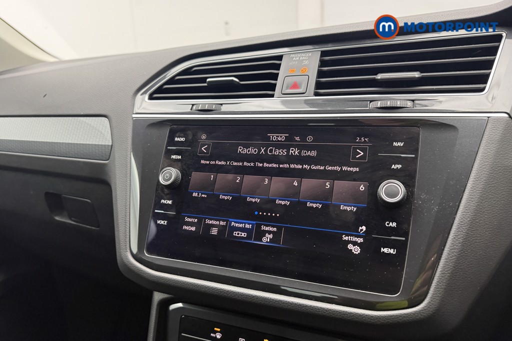 Volkswagen Tiguan Life Automatic Petrol SUV - Stock Number (1606744) - 10th supplementary image