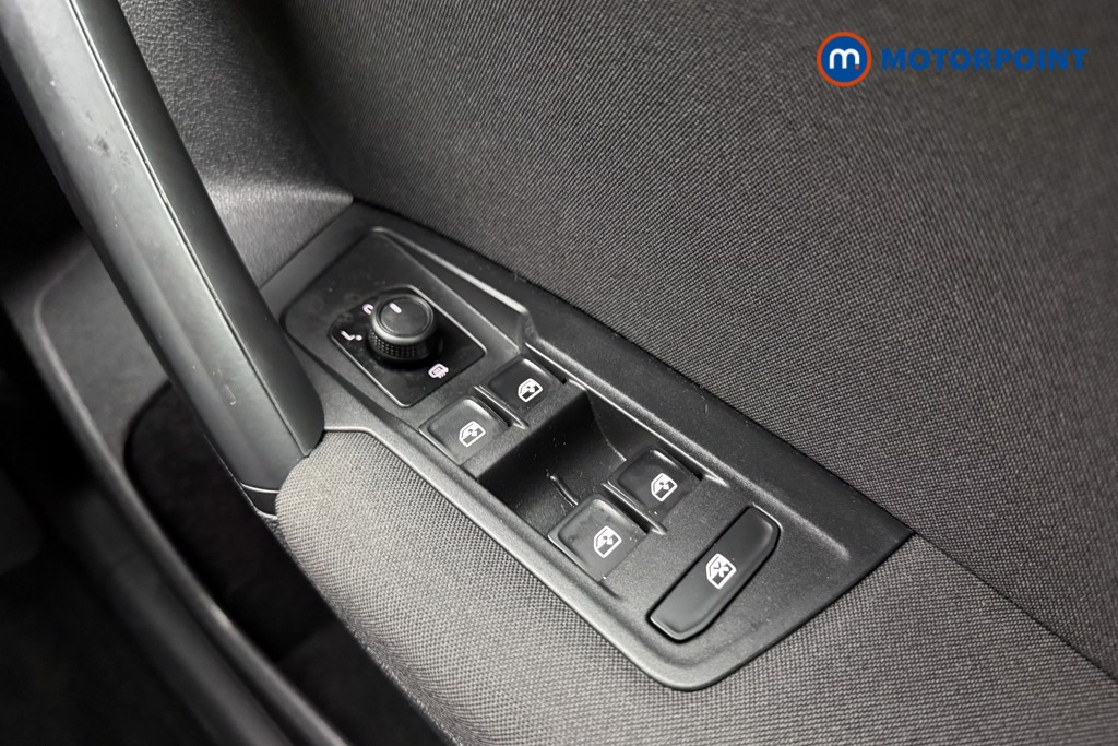 Volkswagen Tiguan Life Automatic Petrol SUV - Stock Number (1606744) - 17th supplementary image