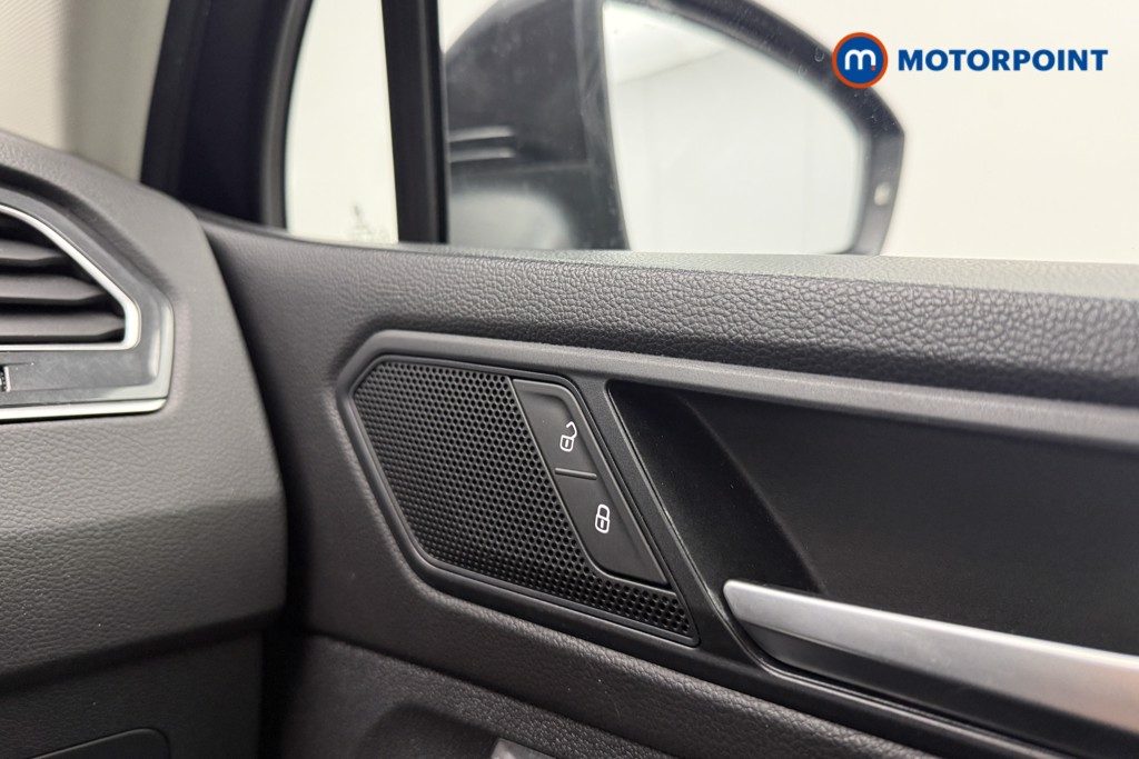 Volkswagen Tiguan Life Automatic Petrol SUV - Stock Number (1606744) - 18th supplementary image