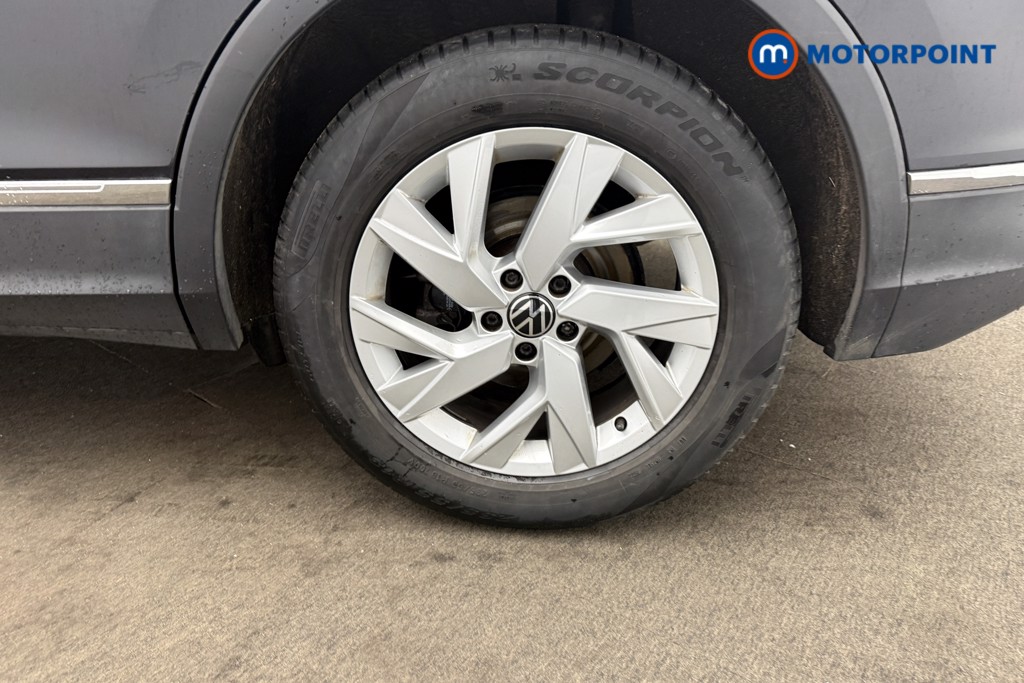 Volkswagen Tiguan Life Automatic Petrol SUV - Stock Number (1606744) - 26th supplementary image