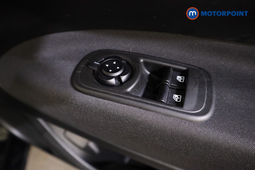 Fiat 500 RED Automatic Electric Hatchback - Stock Number (1606975) - 13th supplementary image