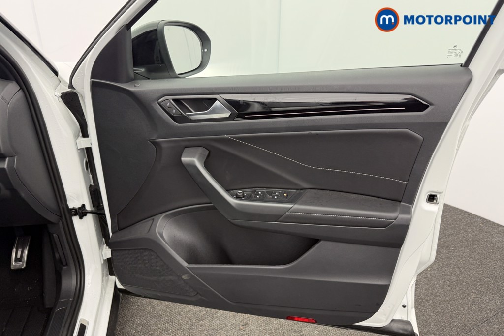 Volkswagen T-Roc Black Edition Automatic Petrol SUV - Stock Number (1607094) - 17th supplementary image