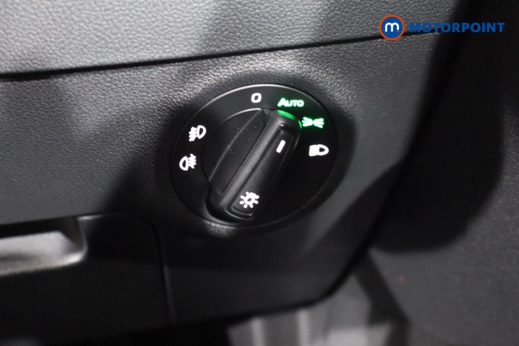 Skoda Karoq Se Drive Manual Petrol SUV - Stock Number (1607376) - 8th supplementary image