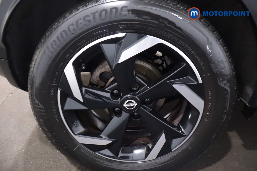 Nissan Juke N-Connecta Automatic Petrol SUV - Stock Number (1607873) - 9th supplementary image