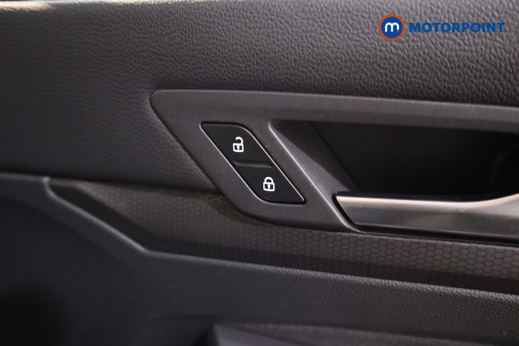 Volkswagen Golf GTI Automatic Petrol Hatchback - Stock Number (1610156) - 11th supplementary image