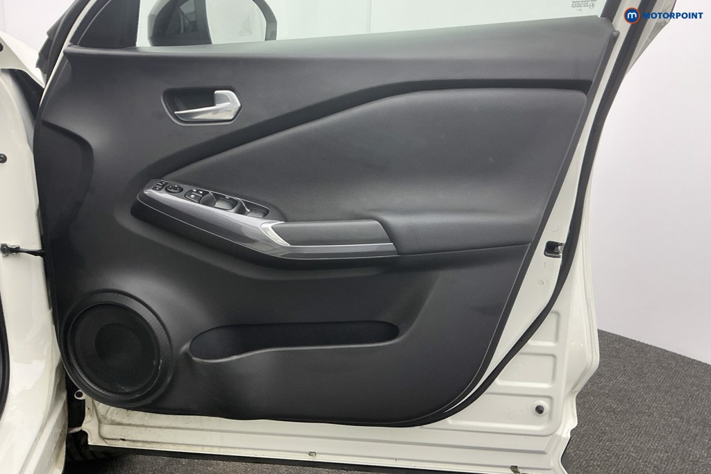 Nissan Juke Acenta Manual Petrol SUV - Stock Number (1610260) - 23rd supplementary image