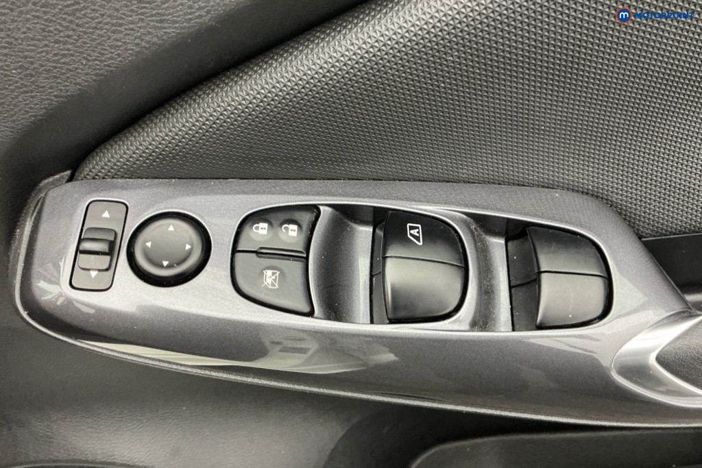 Nissan Juke Acenta Manual Petrol SUV - Stock Number (1610260) - 24th supplementary image