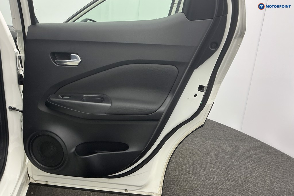 Nissan Juke Acenta Manual Petrol SUV - Stock Number (1610260) - 26th supplementary image