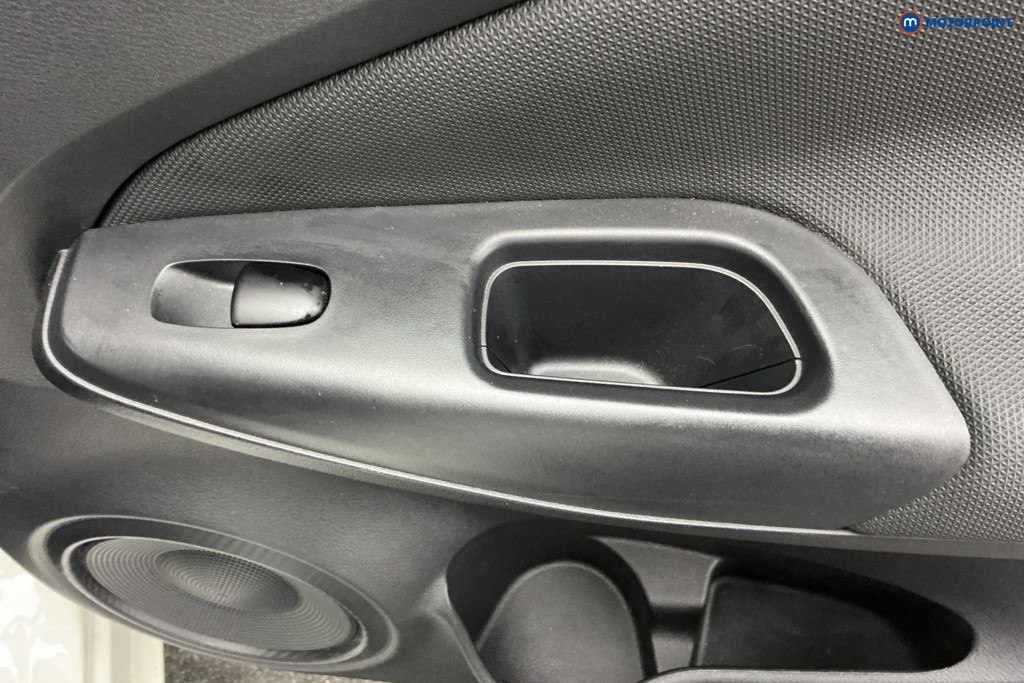 Nissan Juke Acenta Manual Petrol SUV - Stock Number (1610260) - 27th supplementary image