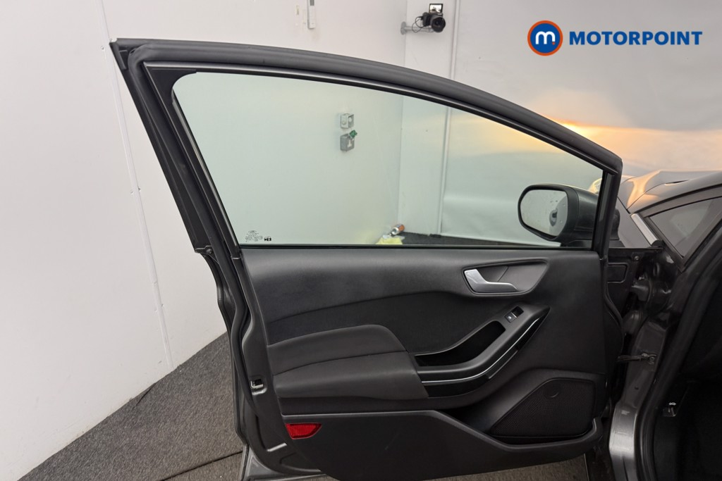 Ford Fiesta Titanium Manual Petrol Hatchback - Stock Number (1610548) - 2nd supplementary image