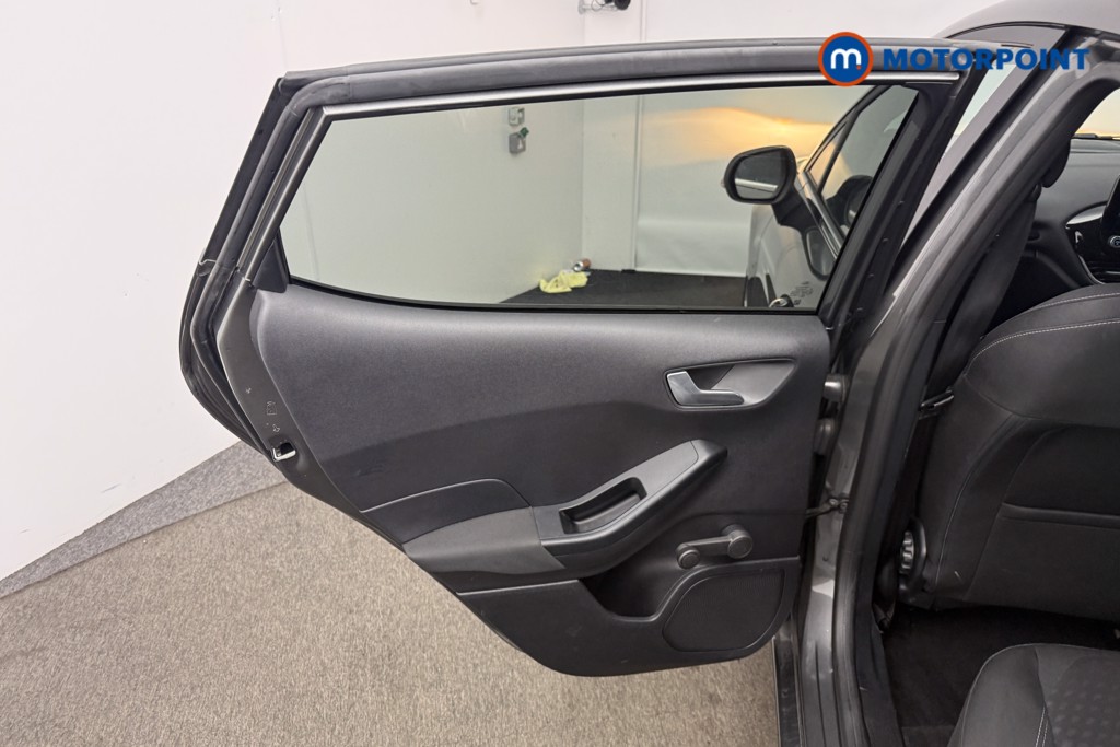 Ford Fiesta Titanium Manual Petrol Hatchback - Stock Number (1610548) - 4th supplementary image