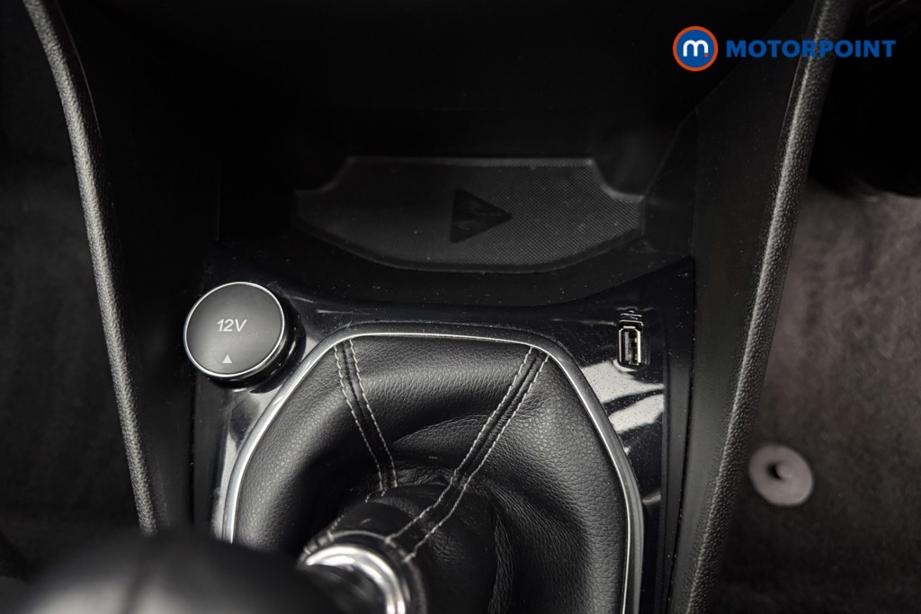 Ford Fiesta Titanium Manual Petrol Hatchback - Stock Number (1610548) - 21st supplementary image