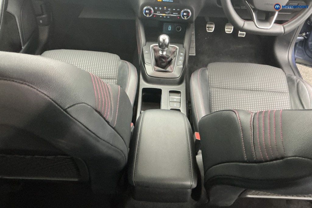 Ford Focus St-Line X Manual Petrol Hatchback - Stock Number (1610665) - 11th supplementary image