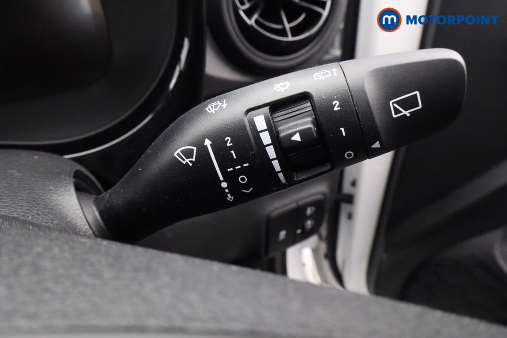 Hyundai I10 Advance Automatic Petrol Hatchback - Stock Number (1610677) - 16th supplementary image