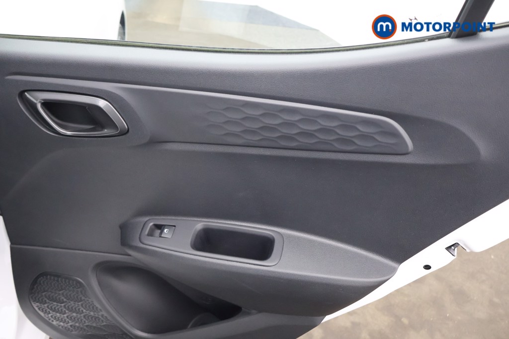 Hyundai I10 Advance Automatic Petrol Hatchback - Stock Number (1610689) - 17th supplementary image