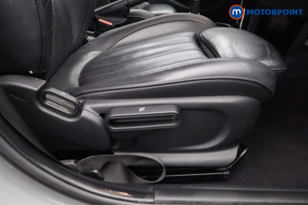 Mini Hatchback Cooper Exclusive Automatic Petrol Hatchback - Stock Number (1611563) - 20th supplementary image