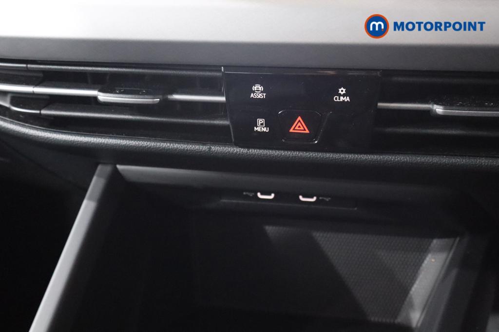 Volkswagen Golf Life Automatic Petrol Hatchback - Stock Number (1611576) - 4th supplementary image