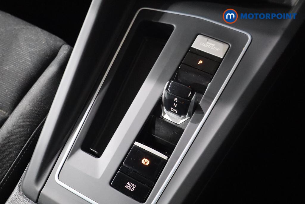 Volkswagen Golf Life Automatic Petrol Hatchback - Stock Number (1611576) - 5th supplementary image