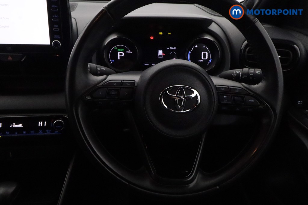 Toyota Yaris Dynamic Automatic Petrol-Electric Hybrid Hatchback - Stock Number (1611602) - 6th supplementary image